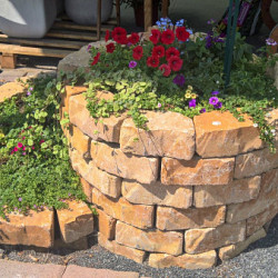 Promo-wall Mont Blanc 24/17x15x10 Getrommeld stapelbaar muurelement in trapeziumvorm gewelfd Stapelblokken