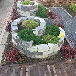 Promo-wall kruidenspiraal Matterhorn Kruidenspiraal compleet met bouwtekening en halve stenen Stapelblokken