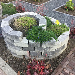 Promo-wall kruidenspiraal Matterhorn Kruidenspiraal compleet met bouwtekening en halve stenen Stapelblokken