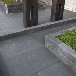 Lineablock Black 15x15x60 Strak muurelement,ongetrommeld Stapelblokken