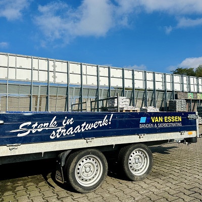 Aanhanger verhuur bij Van Essen Sierbestrating: Gemak voor al uw projecten