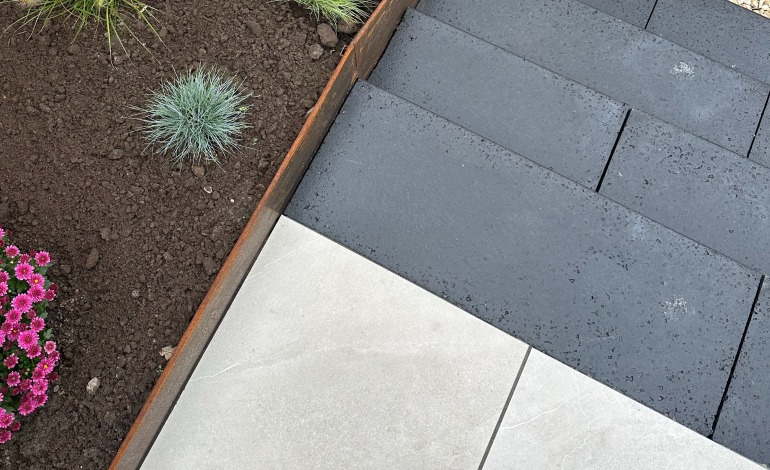 Strakke tuin - aangelegd door JB Tuinaanleg