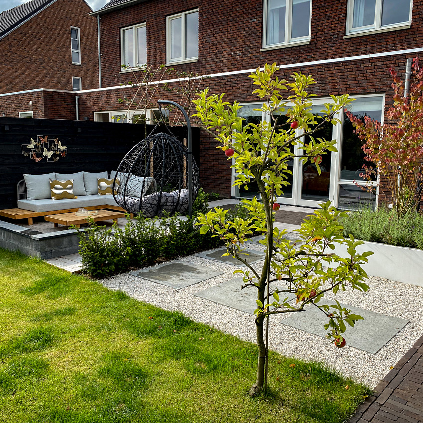 Je bestrating schoonmaken in de donkere dagen: Tips voor een stralend terras